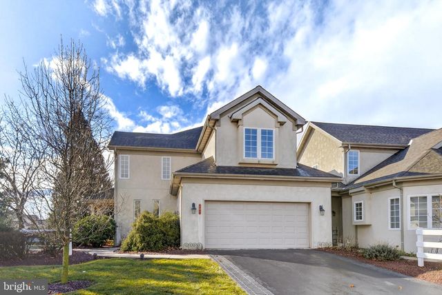 701 WOODFIELD DR, Lititz, PA 17543