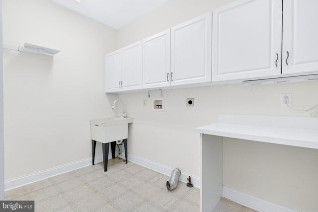 701 WOODFIELD DR, Lititz, PA 17543