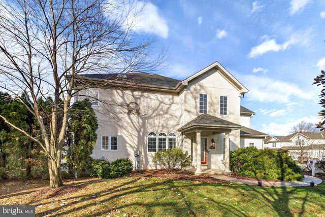 701 WOODFIELD DR, Lititz, PA 17543