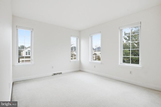 701 WOODFIELD DR, Lititz, PA 17543