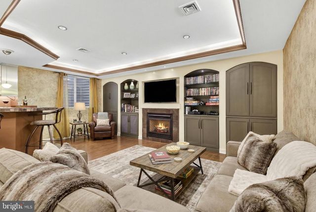 701 WOODFIELD DR, Lititz, PA 17543