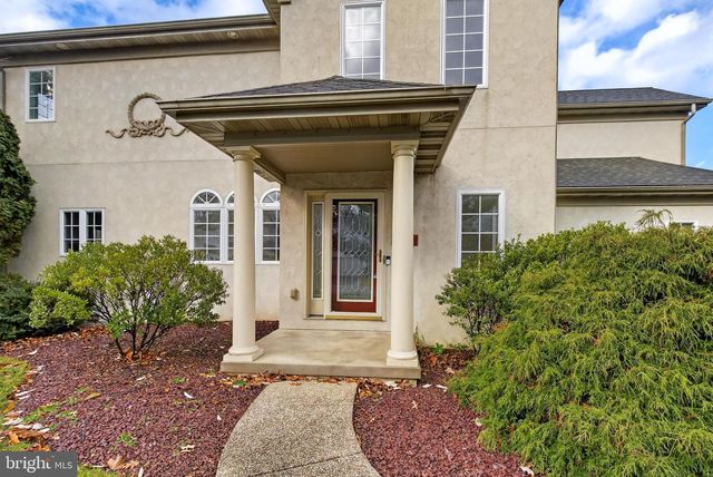 701 WOODFIELD DR, Lititz, PA 17543