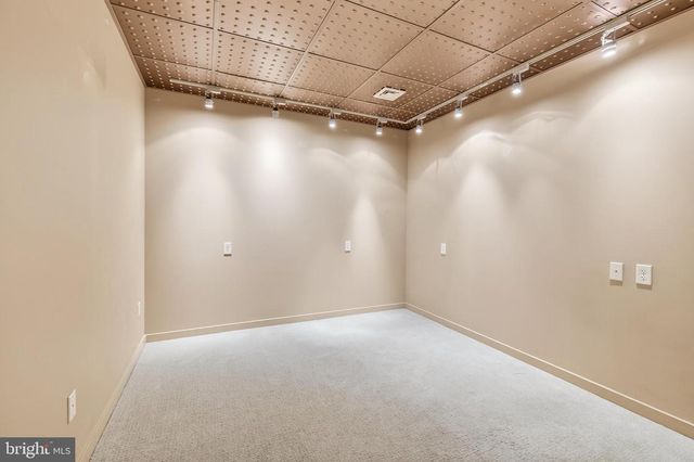 701 WOODFIELD DR, Lititz, PA 17543