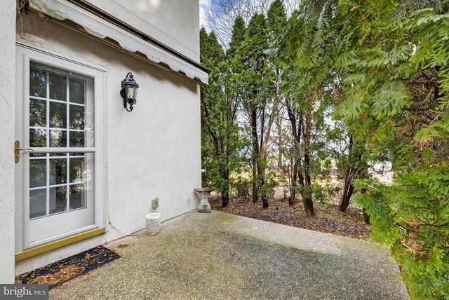 701 WOODFIELD DR, Lititz, PA 17543