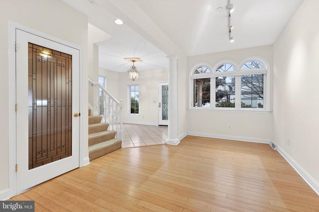 701 WOODFIELD DR, Lititz, PA 17543