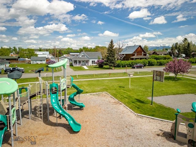 207 2nd Street East, Clyde Park, MT 59018