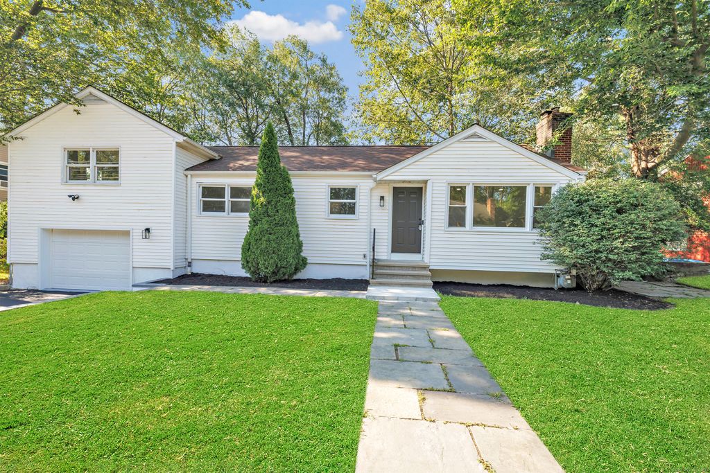 420 Lakeside Drive, Bridgeport, CT 06606