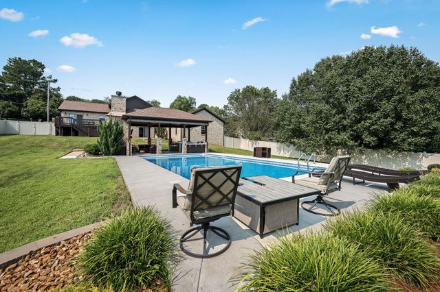 304 Narrows Rd, Shelbyville, TN 37160