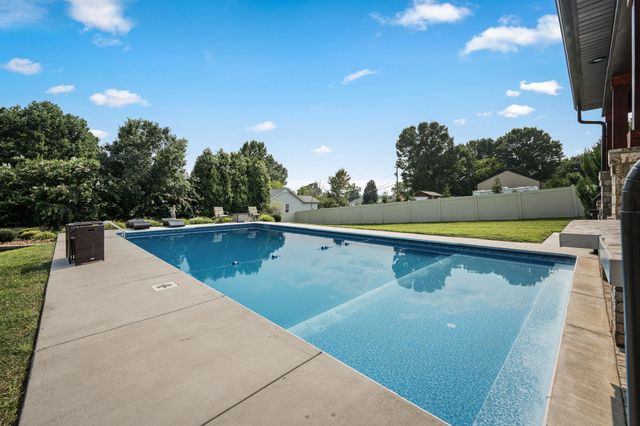 304 Narrows Rd, Shelbyville, TN 37160