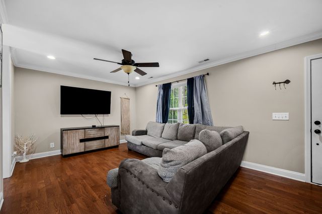 304 Narrows Rd, Shelbyville, TN 37160