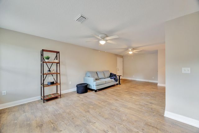 147 Gillis Drive, Crestview, FL 32536