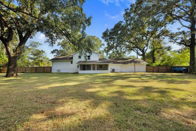 147 Gillis Drive, Crestview, FL 32536