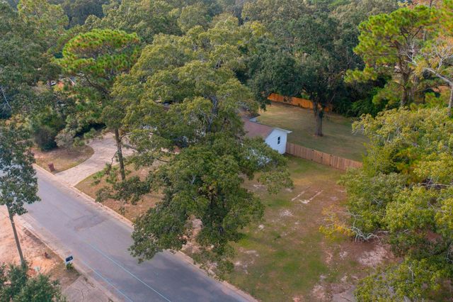 147 Gillis Drive, Crestview, FL 32536