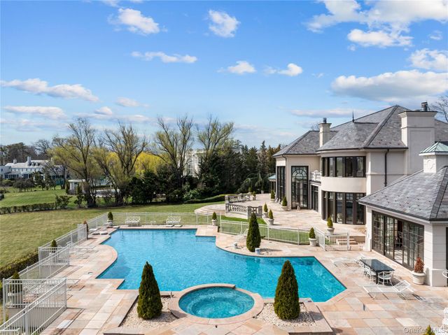 1245 Veeder Drive, Hewlett Bay Park, NY 11557