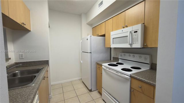2440 E Preserve Way 102, Miramar, FL 33025