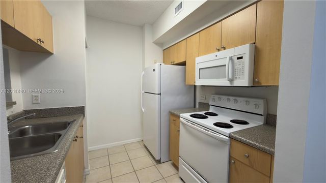 2440 E Preserve Way 102, Miramar, FL 33025