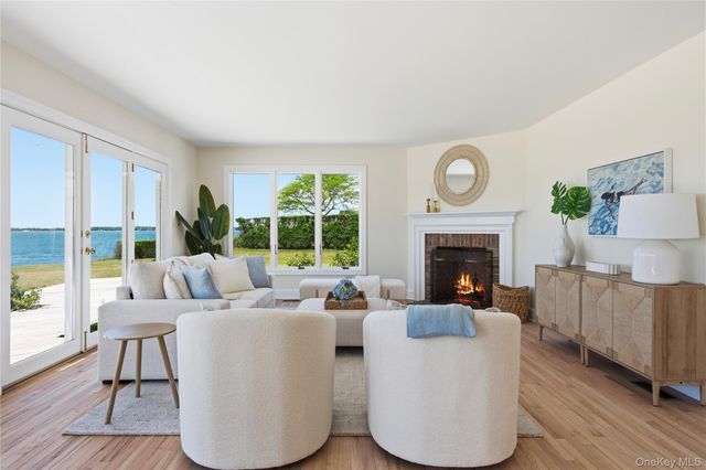 90 Peconic Avenue, Shelter Island, NY 11964