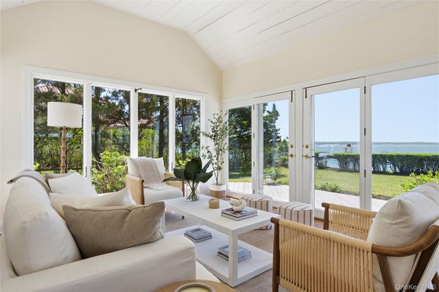 90 Peconic Avenue, Shelter Island, NY 11964