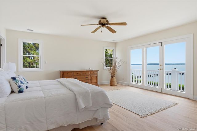 90 Peconic Avenue, Shelter Island, NY 11964