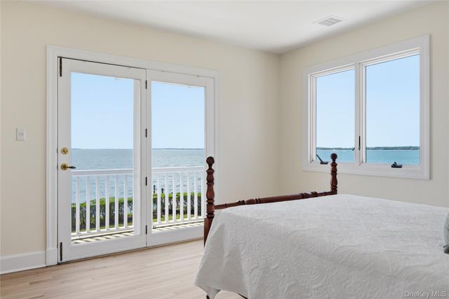 90 Peconic Avenue, Shelter Island, NY 11964