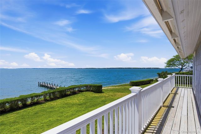 90 Peconic Avenue, Shelter Island, NY 11964