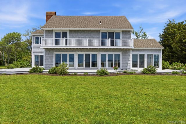90 Peconic Avenue, Shelter Island, NY 11964