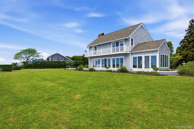 90 Peconic Avenue, Shelter Island, NY 11964