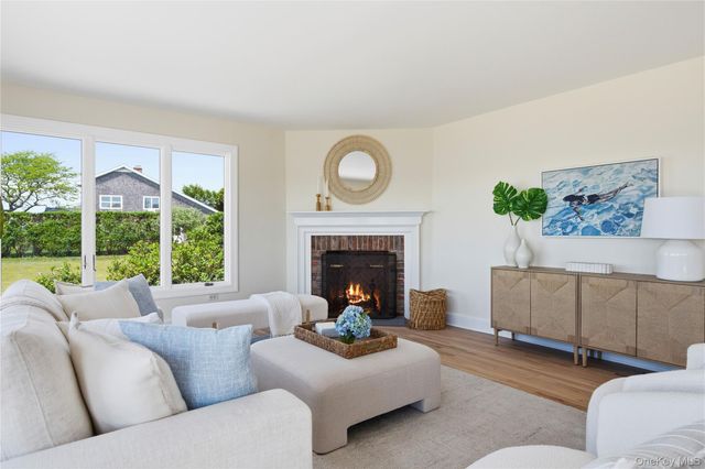 90 Peconic Avenue, Shelter Island, NY 11964