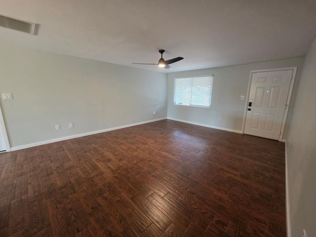 14011 N 38th Place, Phoenix, AZ 85032