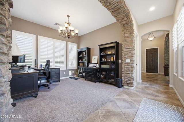 2601 S ROANOKE Street, Gilbert, AZ 85295