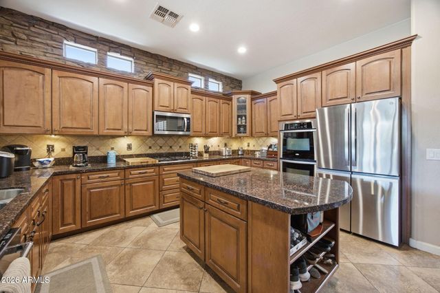 2601 S ROANOKE Street, Gilbert, AZ 85295