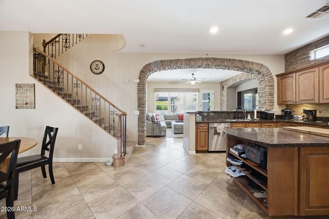 2601 S ROANOKE Street, Gilbert, AZ 85295
