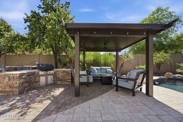 2601 S ROANOKE Street, Gilbert, AZ 85295