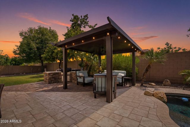 2601 S ROANOKE Street, Gilbert, AZ 85295
