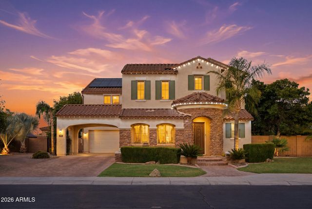 2601 S ROANOKE Street, Gilbert, AZ 85295