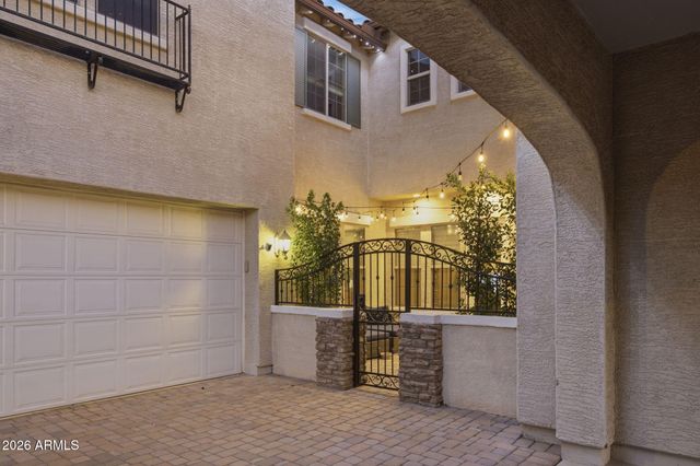 2601 S ROANOKE Street, Gilbert, AZ 85295