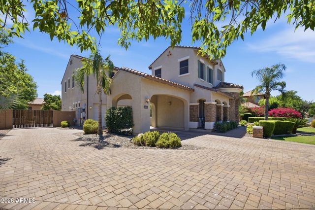 2601 S ROANOKE Street, Gilbert, AZ 85295
