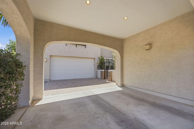 2601 S ROANOKE Street, Gilbert, AZ 85295