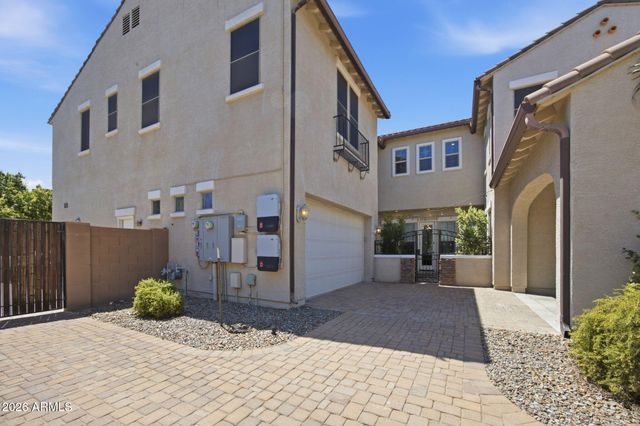 2601 S ROANOKE Street, Gilbert, AZ 85295