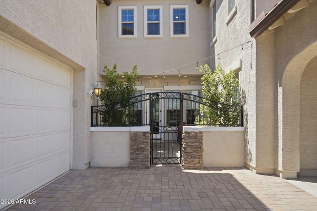 2601 S ROANOKE Street, Gilbert, AZ 85295