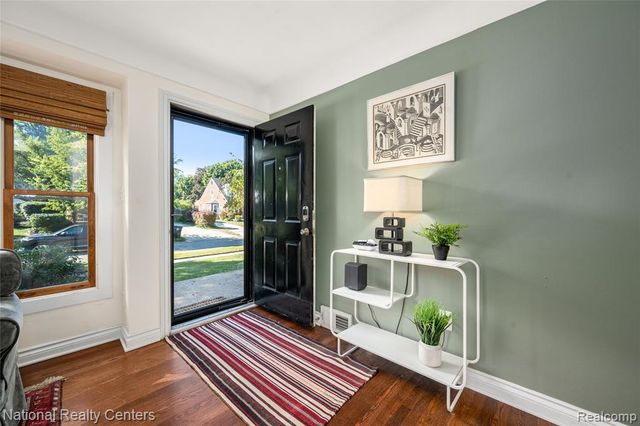 11016 Arden Street, Livonia, MI 48150