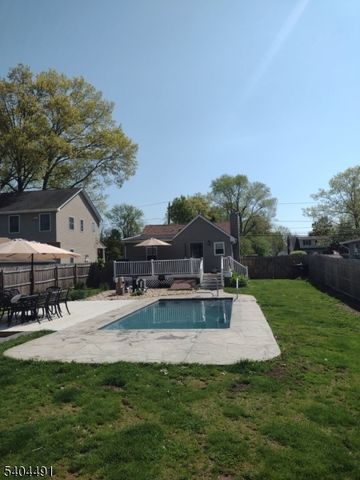 92 Oak St, Bridgewater Twp., NJ 08807