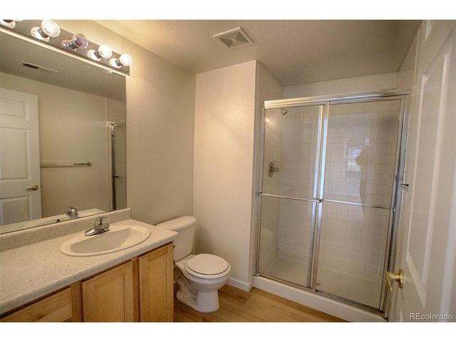 18201 E Greenwood Dr A, Aurora, CO 80013