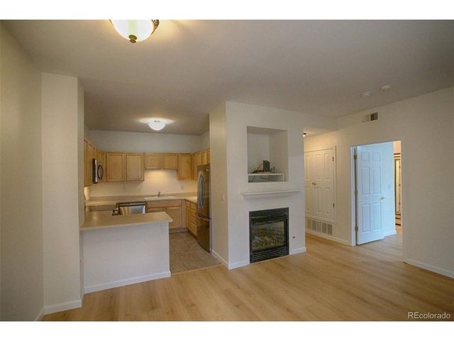 18201 E Greenwood Dr A, Aurora, CO 80013