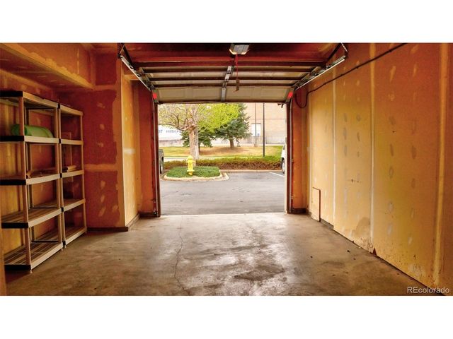 18201 E Greenwood Dr A, Aurora, CO 80013
