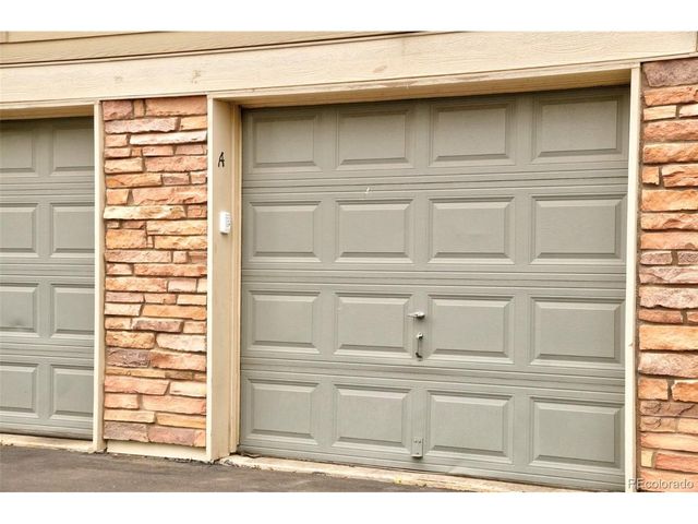18201 E Greenwood Dr A, Aurora, CO 80013