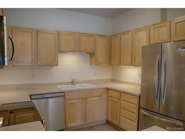 18201 E Greenwood Dr A, Aurora, CO 80013