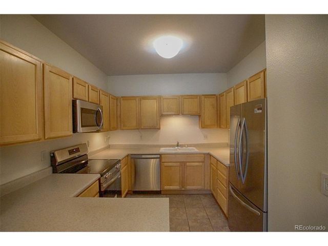 18201 E Greenwood Dr A, Aurora, CO 80013