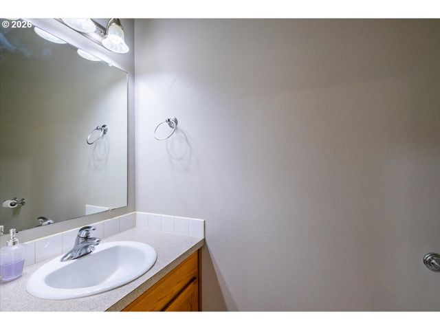 4199 GERANIUM Loop, Salem, OR 97305