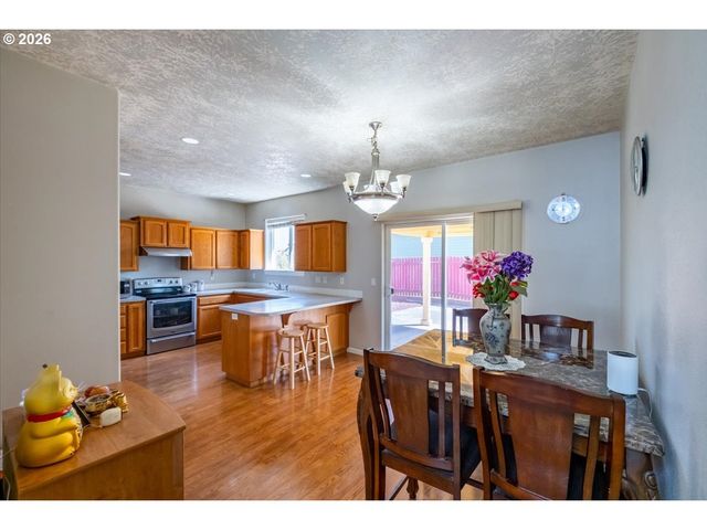 4199 GERANIUM Loop, Salem, OR 97305